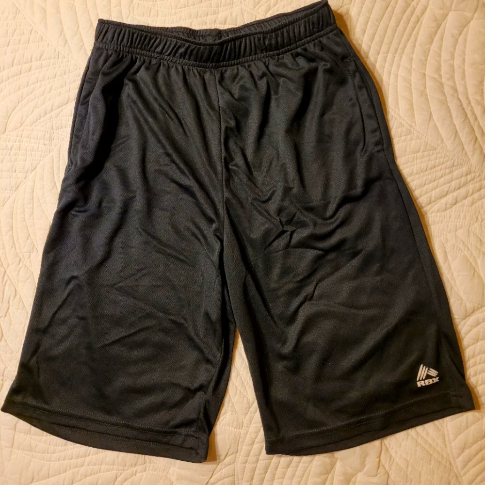 😊 EUC 2 Boy's Black Reebok Shorts 14 / 16